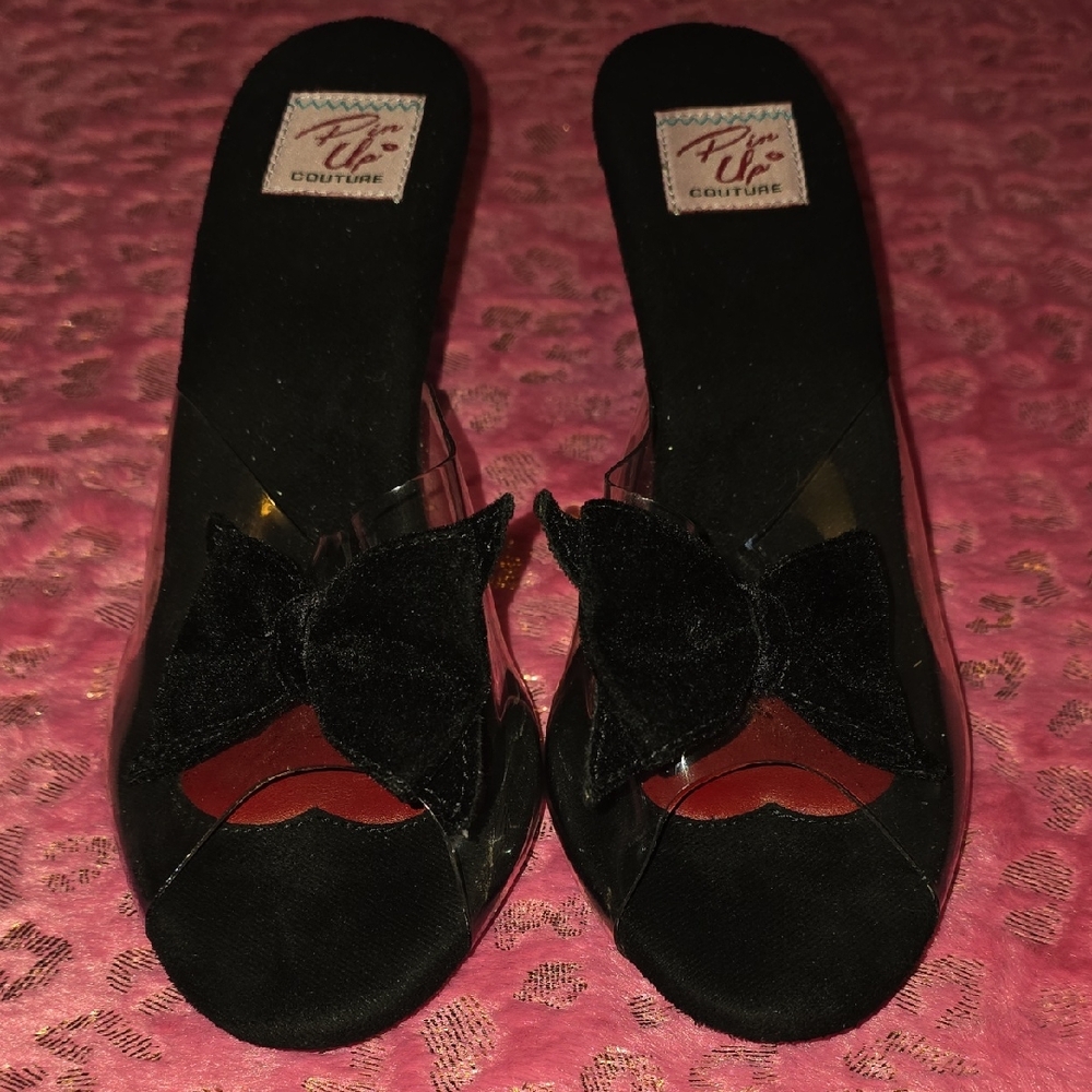 "Belle" Slides - Picture 2 of 4